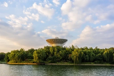 Satellite receiving station